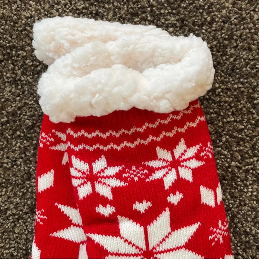 NEW Sweet Home Slippers Socks w/ Grips Red & White Snowflakes Mid Calf 16